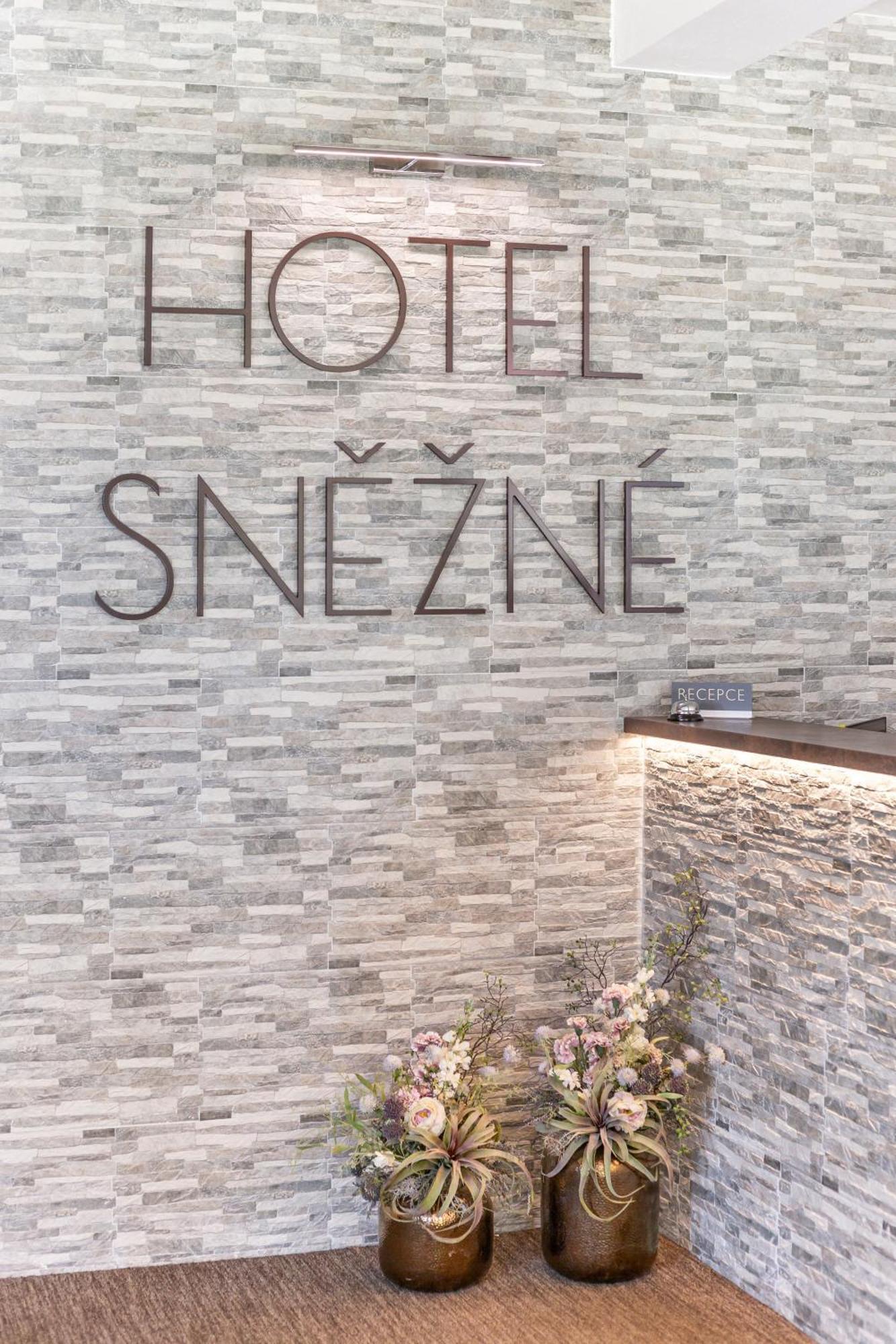Hotel Snezne Εξωτερικό φωτογραφία