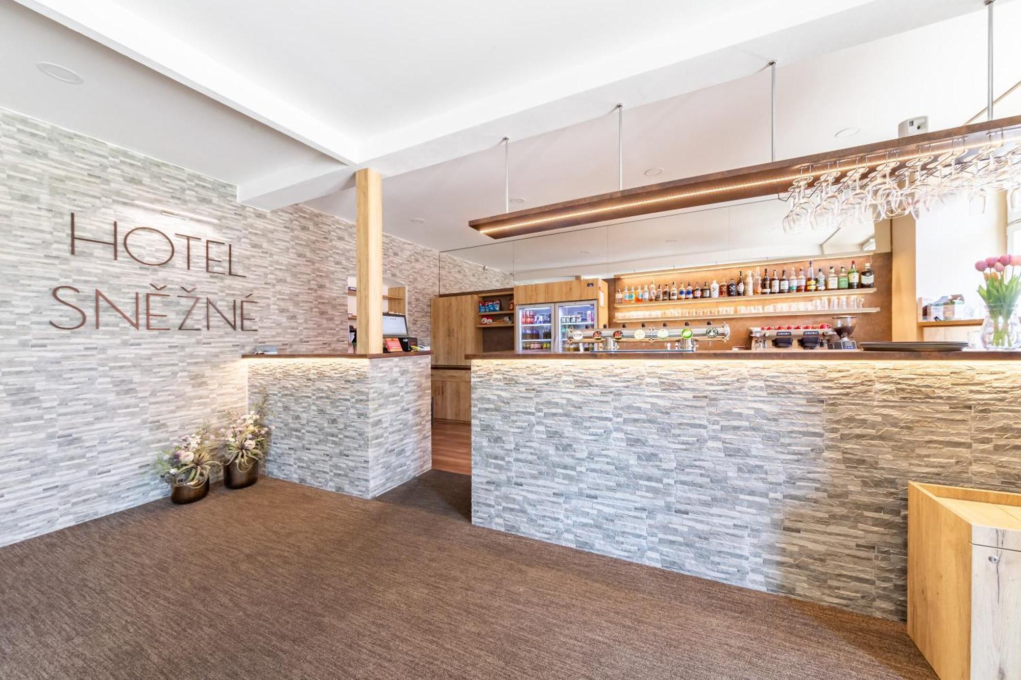 Hotel Snezne Εξωτερικό φωτογραφία
