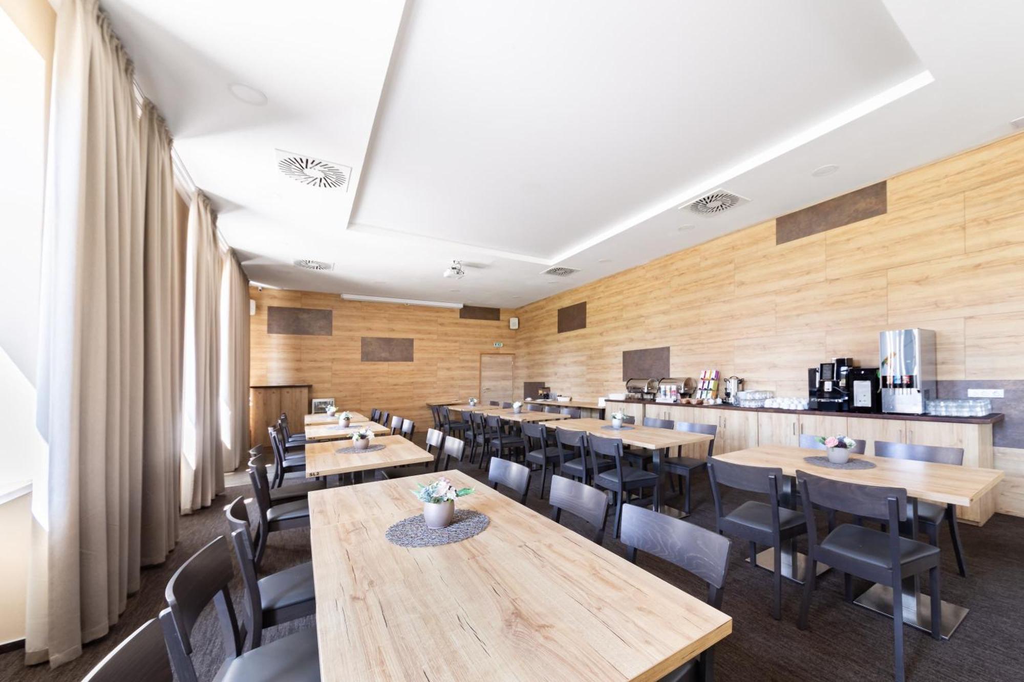 Hotel Snezne Εξωτερικό φωτογραφία